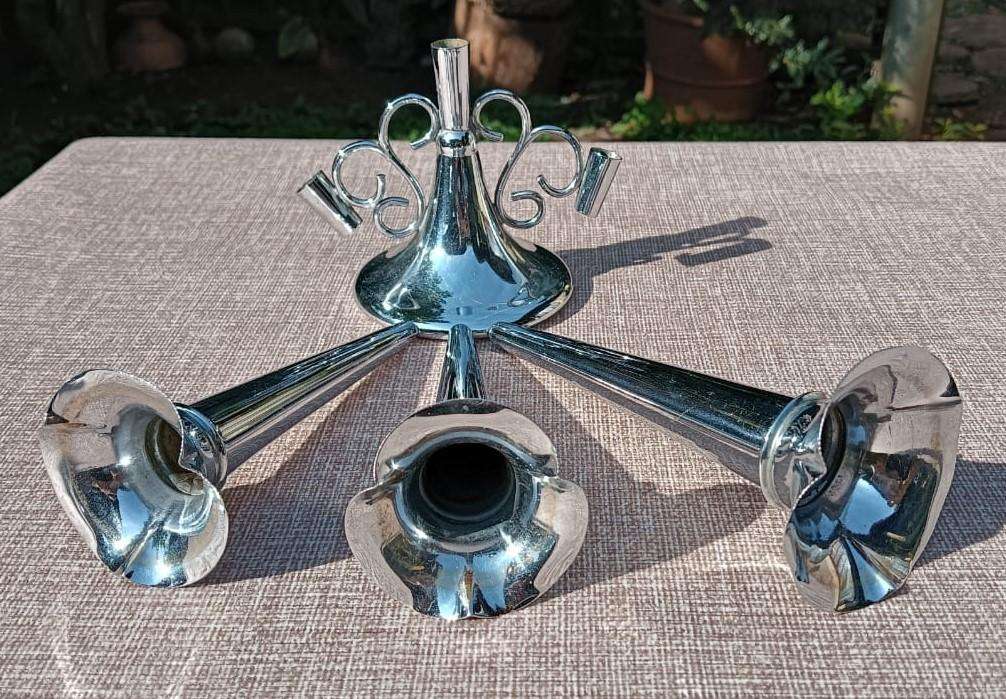 Vintage 3 Horn Floral Silverplated Epergne Dining Table Centerpiece In Good Condition