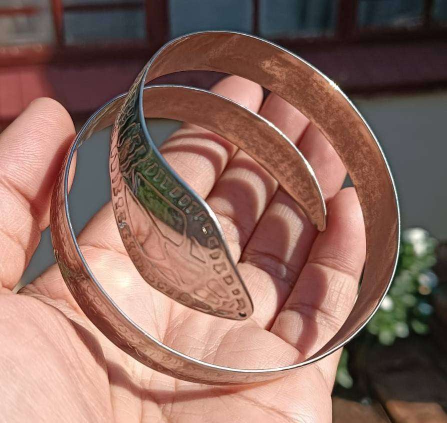 Cobra Snake Coil Bangle with Beautiful Skin Pattern Design