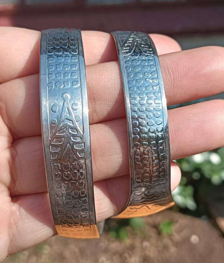 Cobra Snake Coil Bangle with Beautiful Skin Pattern Design