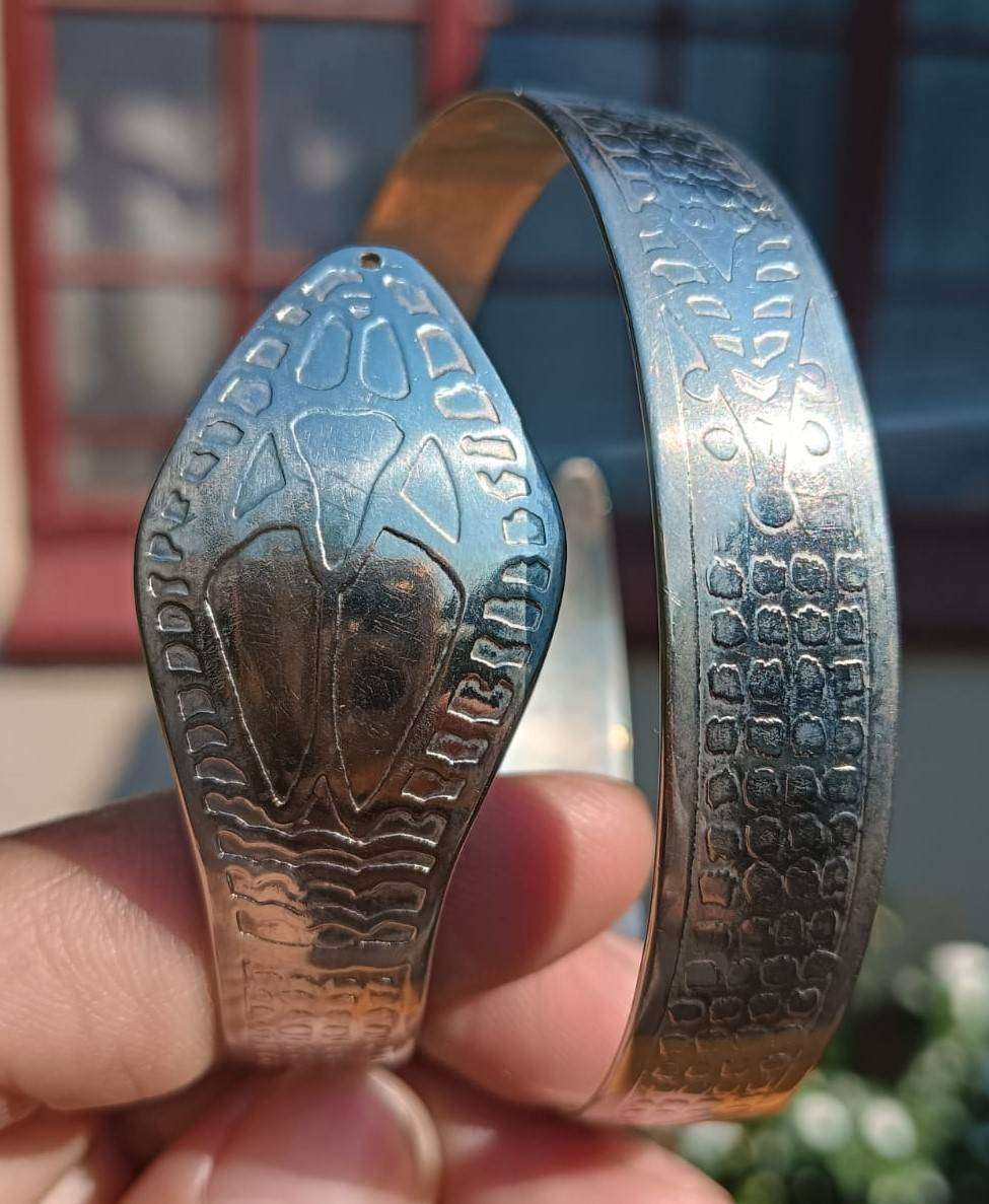 Cobra Snake Coil Bangle with Beautiful Skin Pattern Design