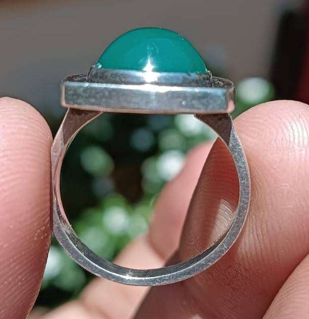 Sterling Silver Turkoois Green Chrysoprase (form of quartz) Cabochon Shaped Ring Inner Cir 17mm