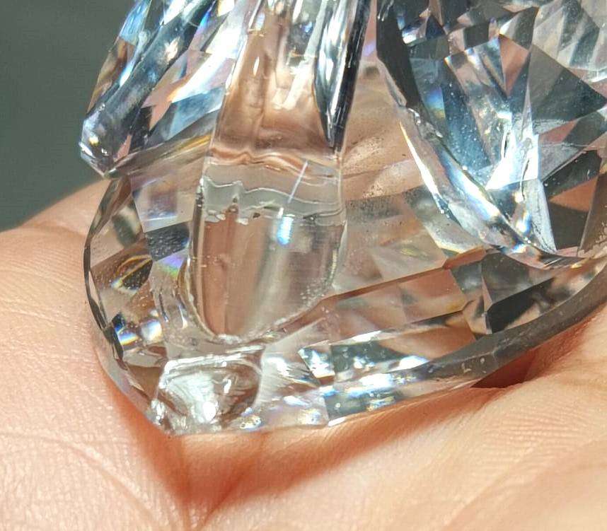 GRACEFUL SWAROVSKI CLEAR CHRYSTAL SWAN WITH SWAROVSKI VINTAGE (CIRCA 1976-1988) S IN C SQUARE LOGO