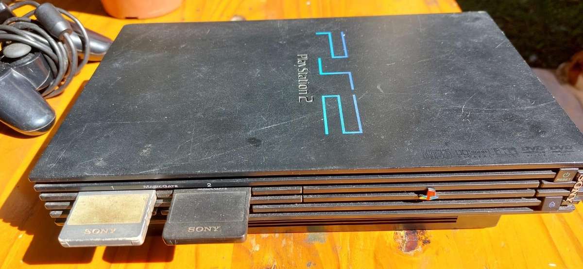 Sony Playstation 2 Fat Console Model 30002 Working with 2 Controllers and Fifa 10 Game