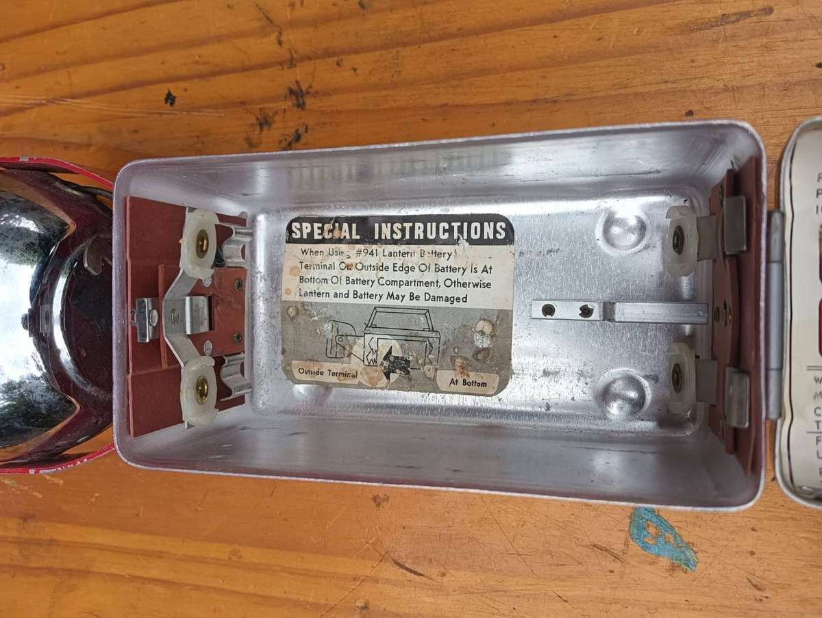 Best Flashlight Ever Made! A Vintage 1950s Ray-O-Vac Hunter Lamp (also called the French Flasher)