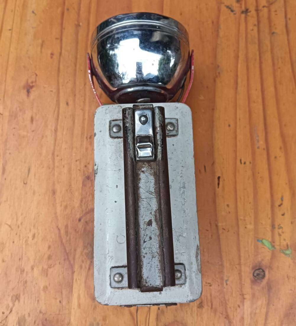 Best Flashlight Ever Made! A Vintage 1950s Ray-O-Vac Hunter Lamp (also called the French Flasher)