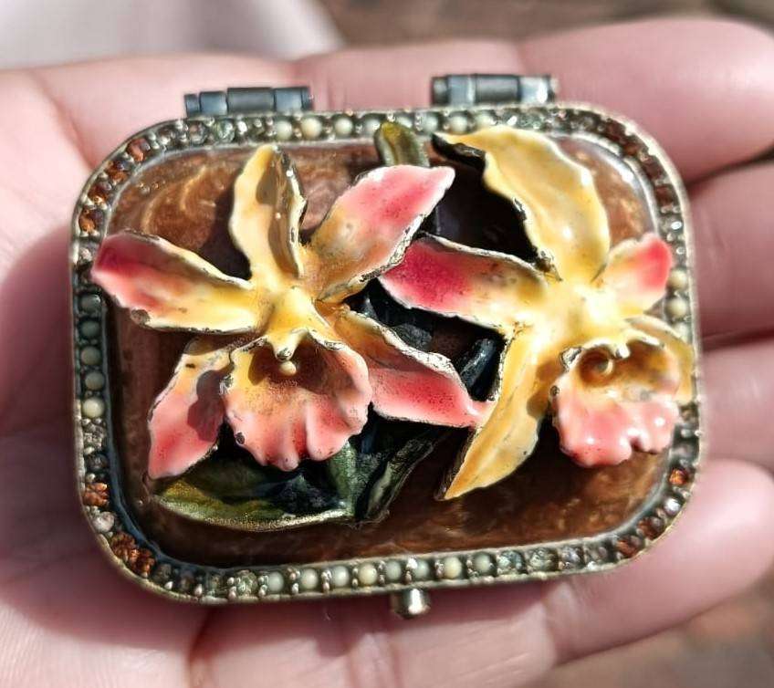 Superb Antique Cloisonne Lidded Pill Box with Enamelled Brass Flowers in Relief