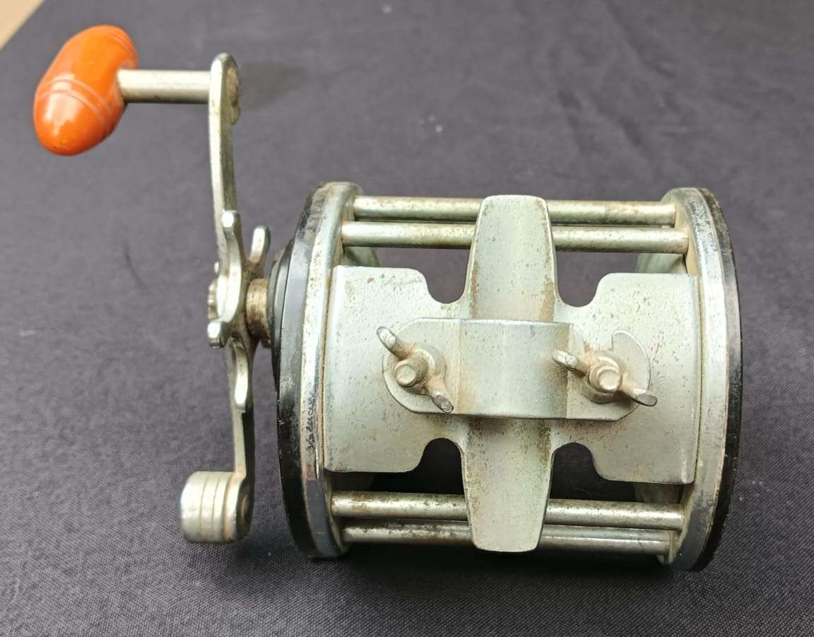 Vintage 1960s Penn No 68 Long Beach Metal Fishing Reel for Salt Water and Light Game Fishing