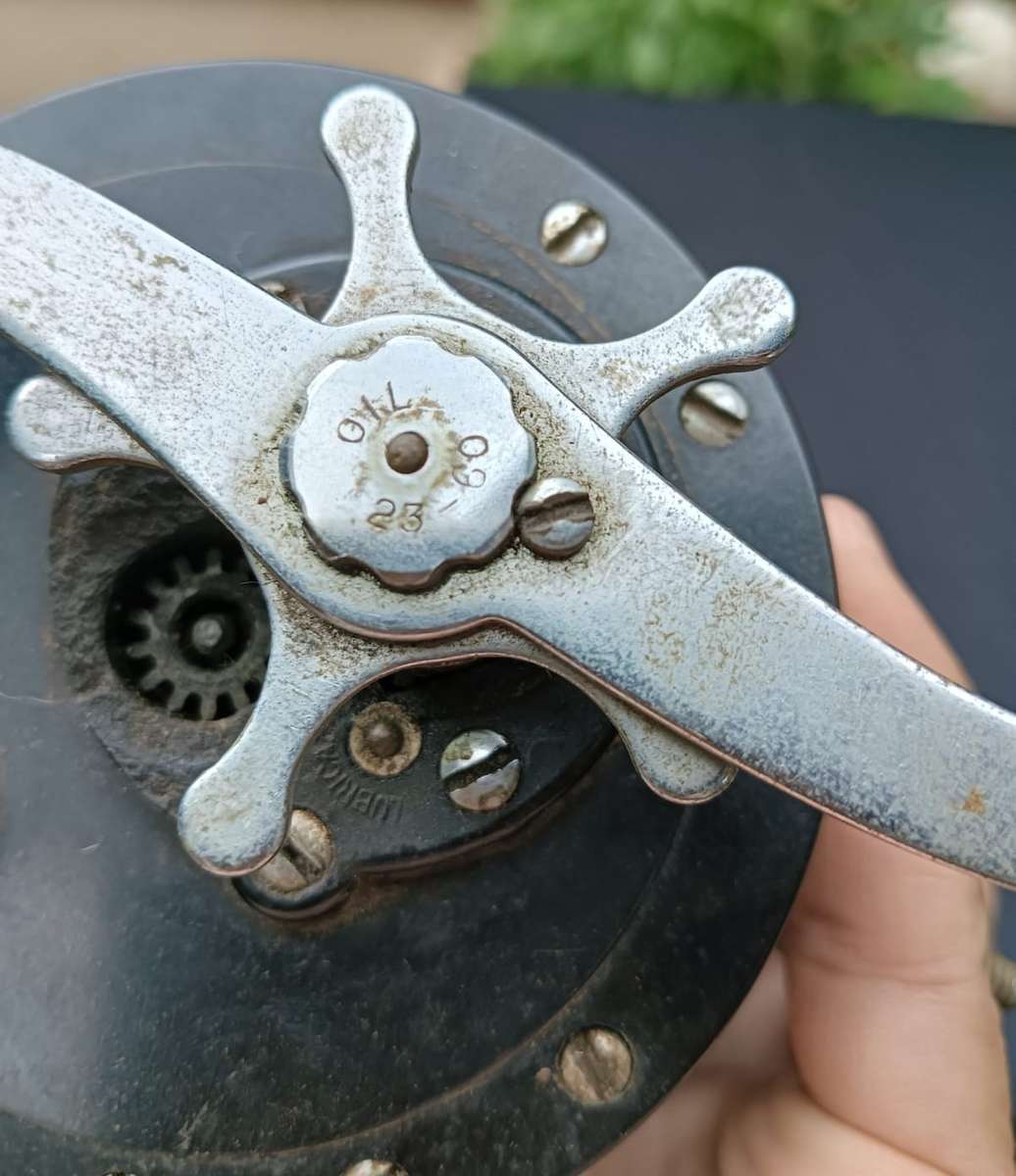 Vintage 1960s Penn No 68 Long Beach Metal Fishing Reel for Salt Water and Light Game Fishing