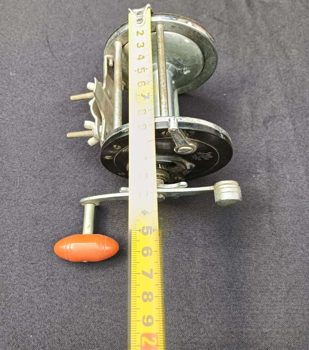 Vintage 1960s Penn No 68 Long Beach Metal Fishing Reel for Salt Water and Light Game Fishing