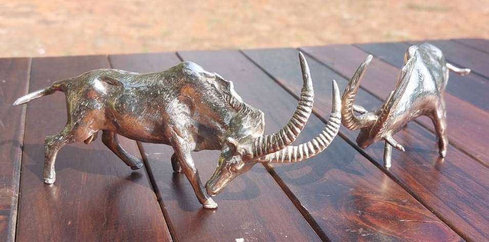 Awesome Fighting Sable Antelope Bulls Pewter Statues Each 17cm Long Weight 465g Good Condition!