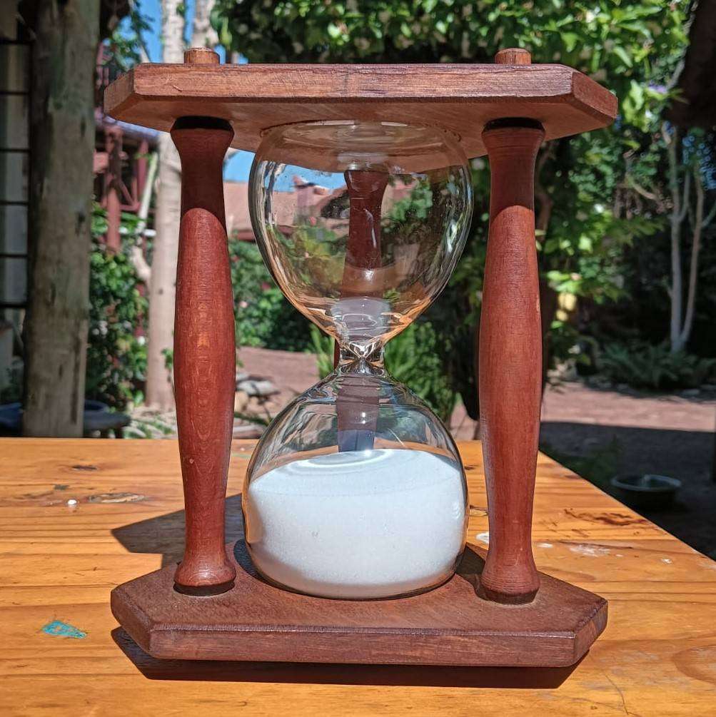 Vintage Wooden Framed 15 Min Sand Timer  Retro Looking, Decorative and Functional