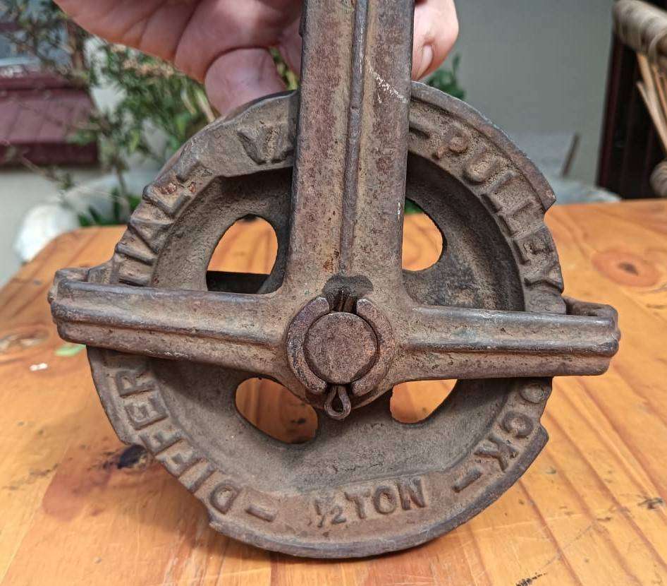 Antique (c1883-1963) Yale & Towne ½ Ton Cast Iron Pulley Chain Block and Hook  Turns Freely
