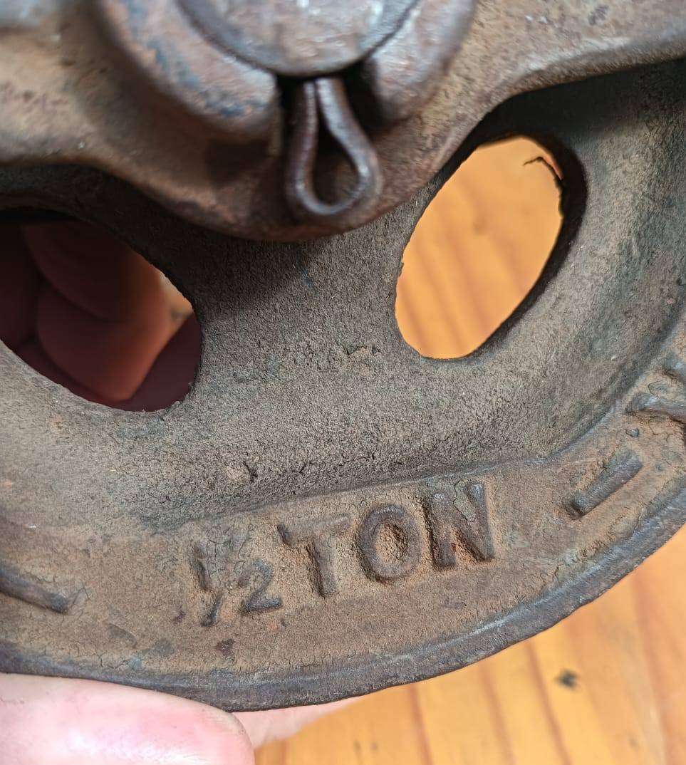Antique (c1883-1963) Yale & Towne ½ Ton Cast Iron Pulley Chain Block and Hook  Turns Freely