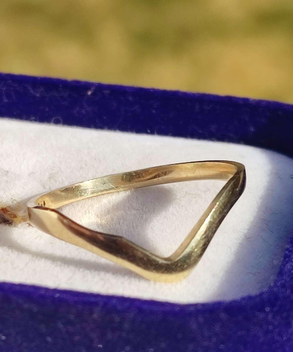 9ct Gold Wishbone Ring
