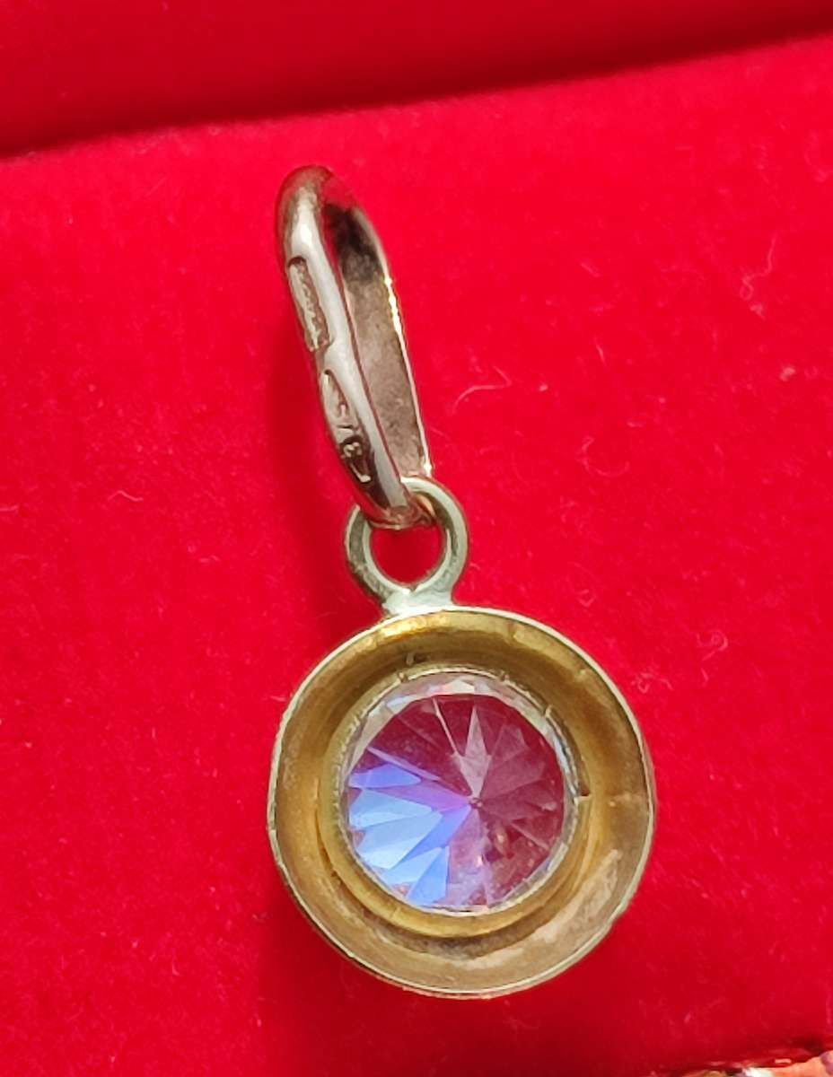 9ct Gold Single Stone Pendant