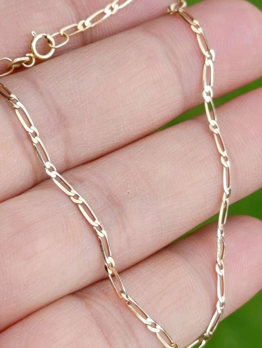 9ct Gold Handchain