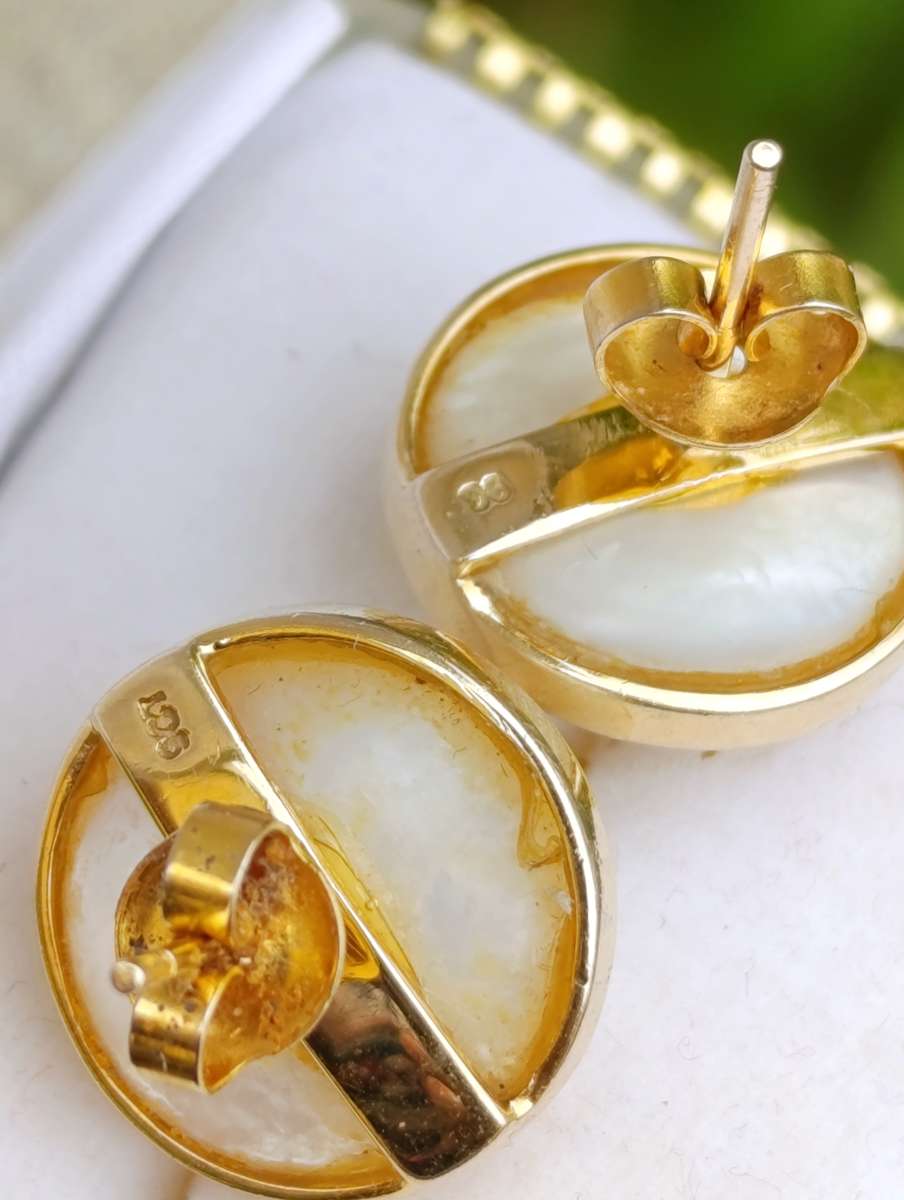 9ct Gold Vintage Mabe Pearl Earrings