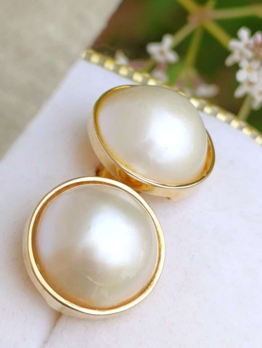 9ct Gold Vintage Mabe Pearl Earrings