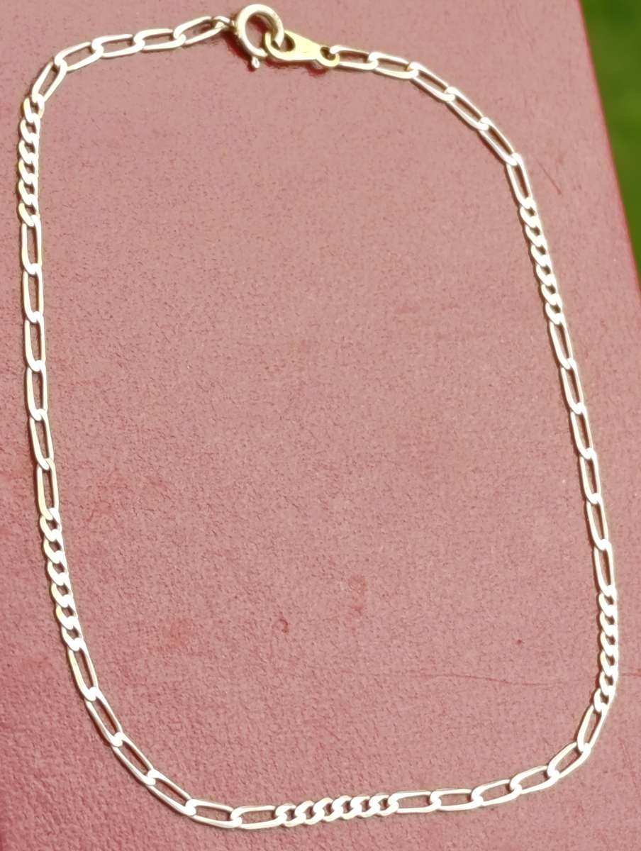 9ct Gold Fine Bracelet