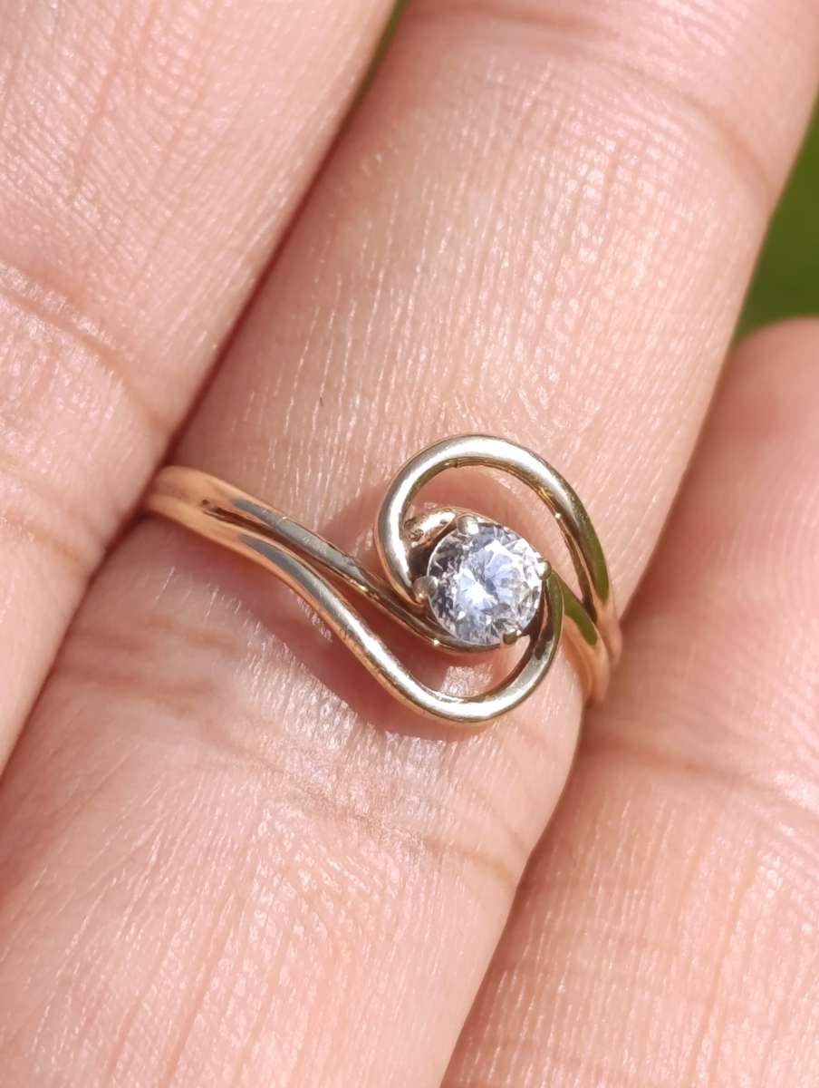 9ct Gold Twist Design Ring