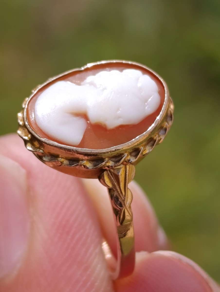 9ct Gold Vintage Cameo Ring