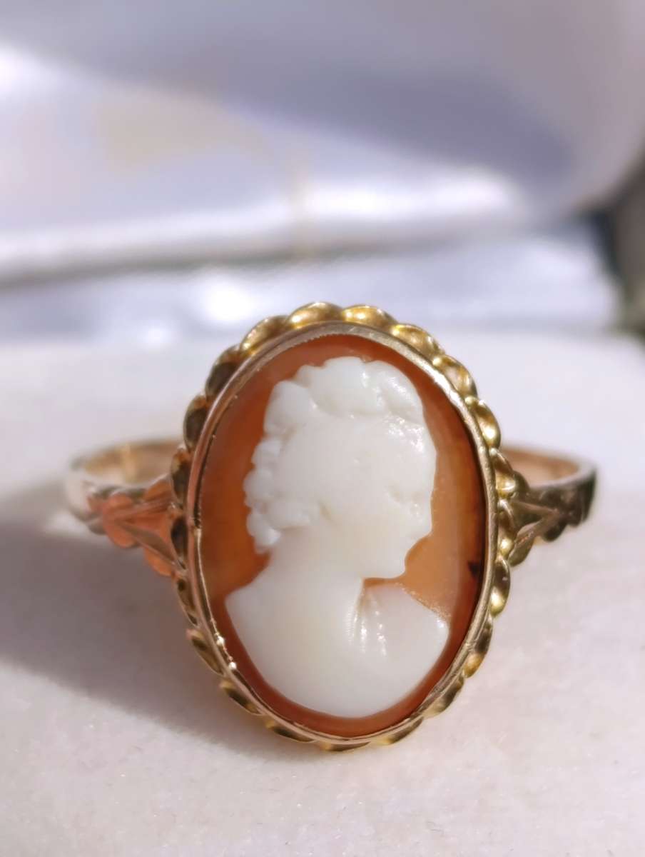 9ct Gold Vintage Cameo Ring