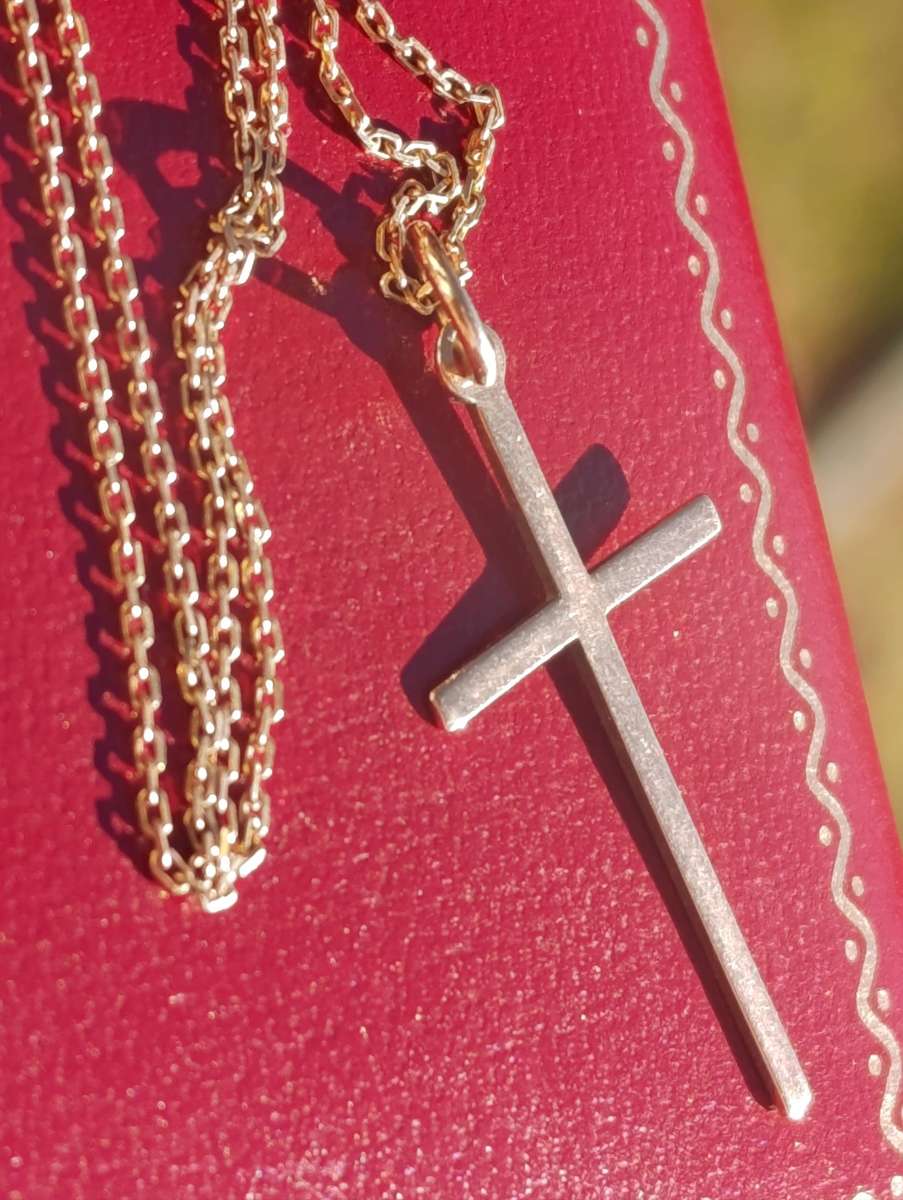 9ct Gold Cross & Chain Set