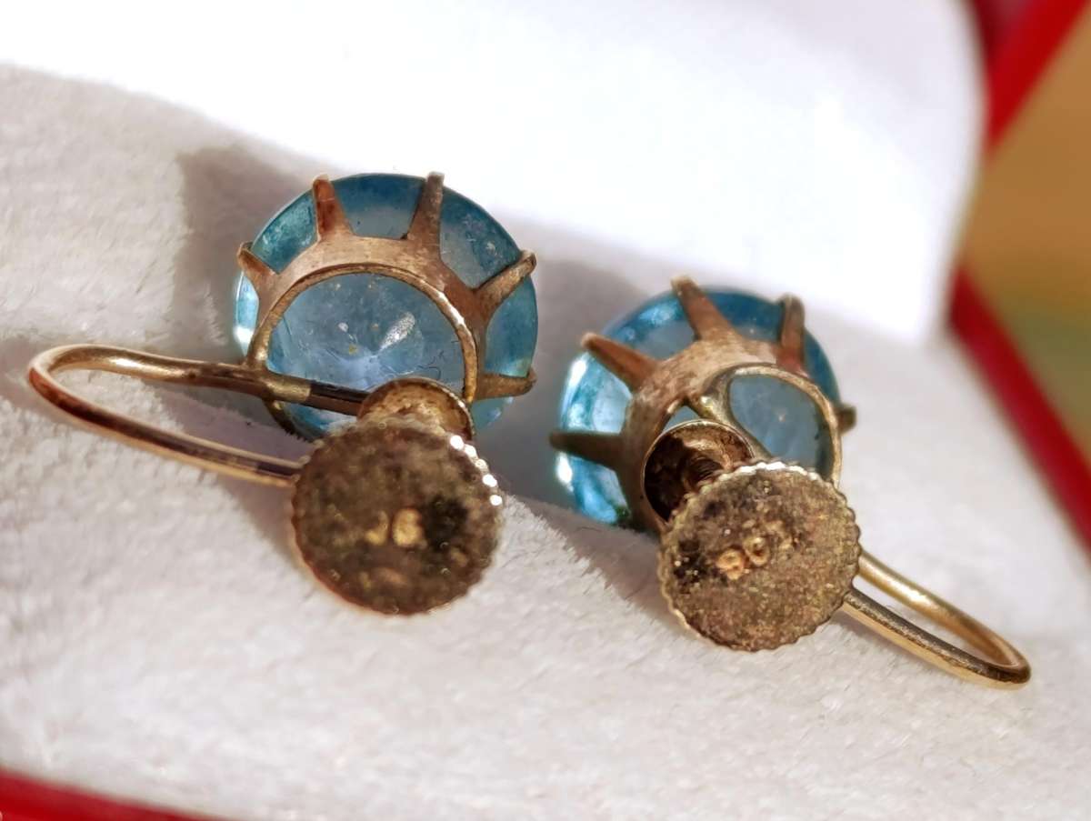 9ct Gold Vintage Blue Stone Earrings
