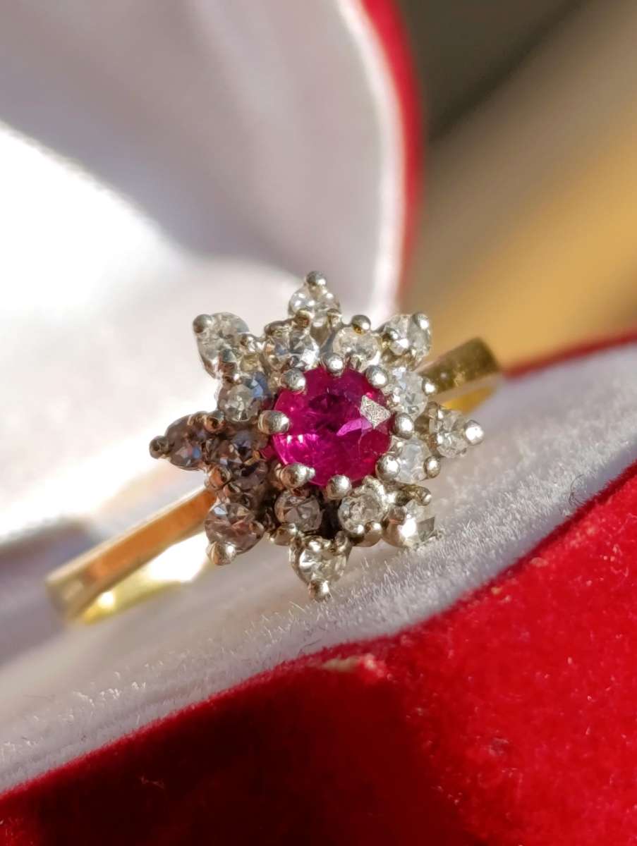 Estate 18ct Diamond Cluster Ruby Ring