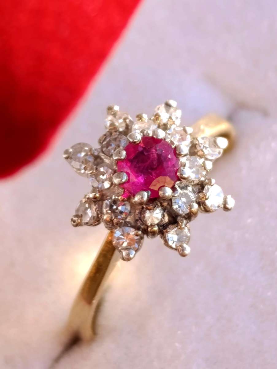 Estate 18ct Diamond Cluster Ruby Ring