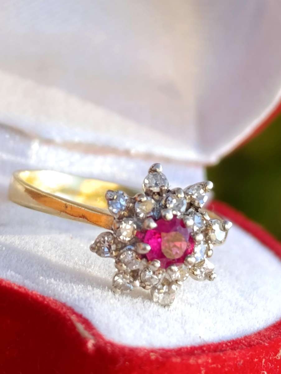 Estate 18ct Diamond Cluster Ruby Ring