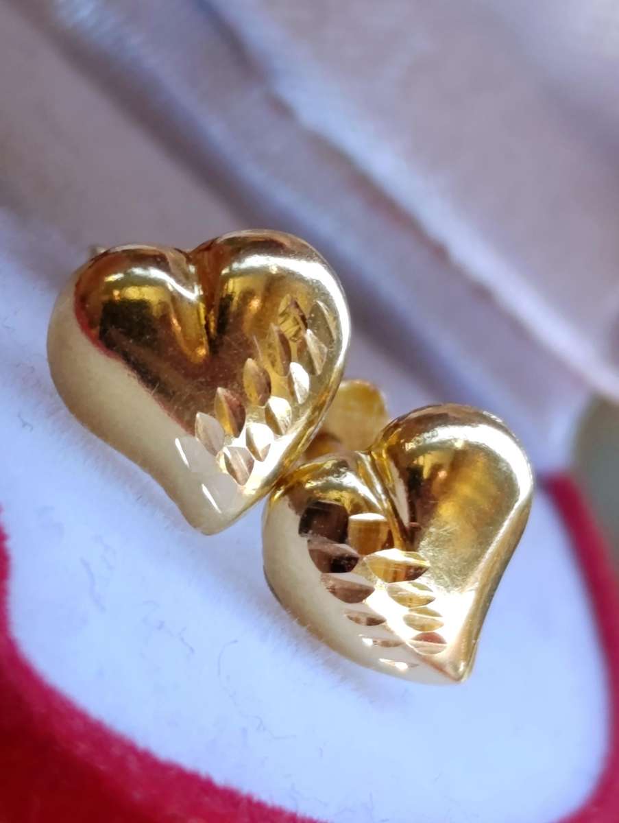 18ct Gold Vintage Heart Earrings