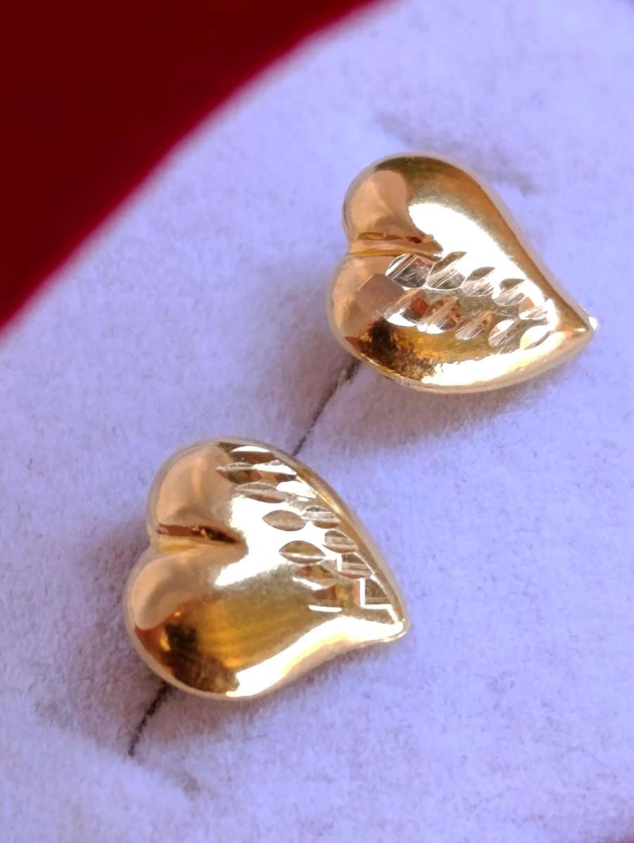 18ct Gold Vintage Heart Earrings
