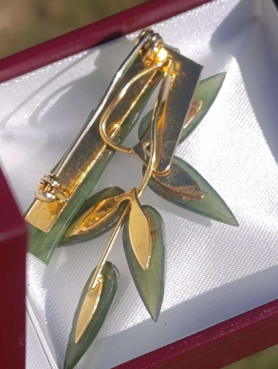 Vintage Green Nephrite Jade Brooch