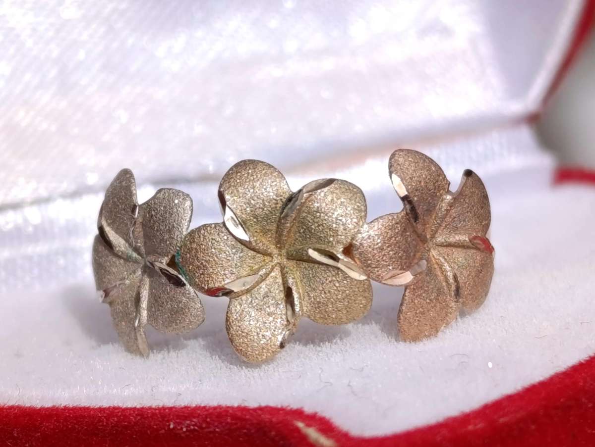 9ct Gold Three Tone Flower Ring
