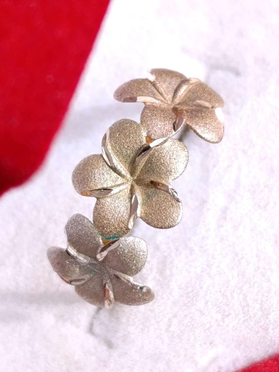 9ct Gold Three Tone Flower Ring