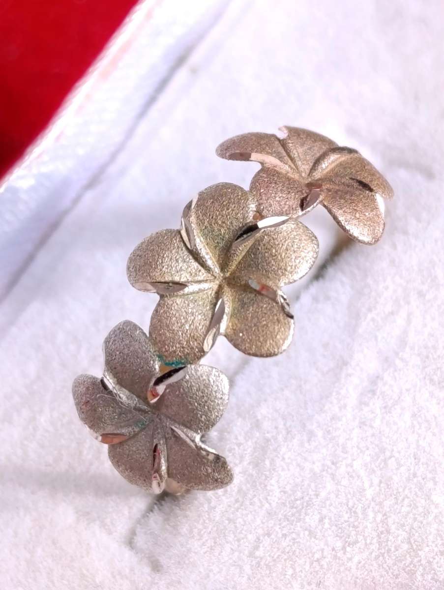 9ct Gold Three Tone Flower Ring