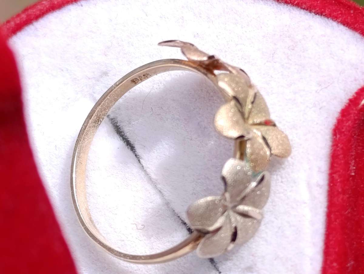 9ct Gold Three Tone Flower Ring