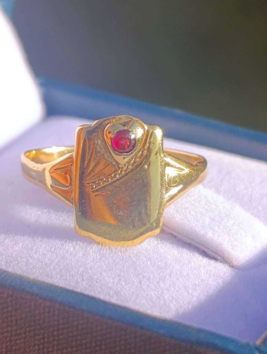 Vintage 9ct Ruby Signet Ring