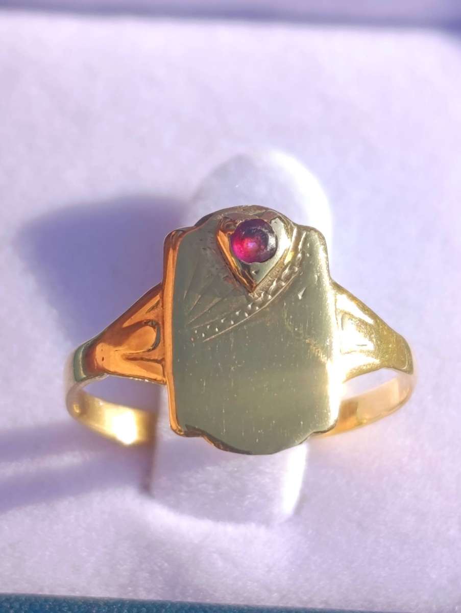 Vintage 9ct Ruby Signet Ring
