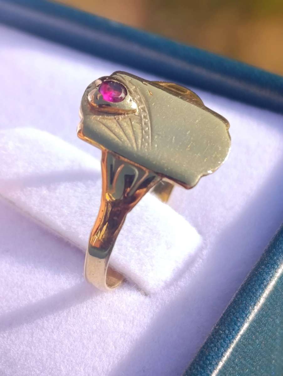 Vintage 9ct Ruby Signet Ring