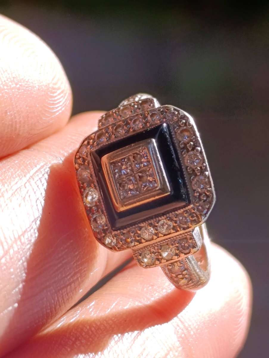 Browns Vintage 18ct Diamond Ring