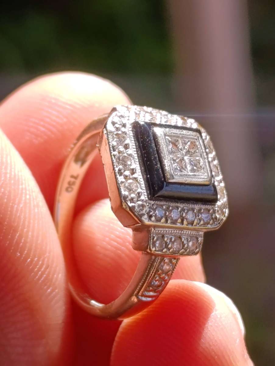 Browns Vintage 18ct Diamond Ring