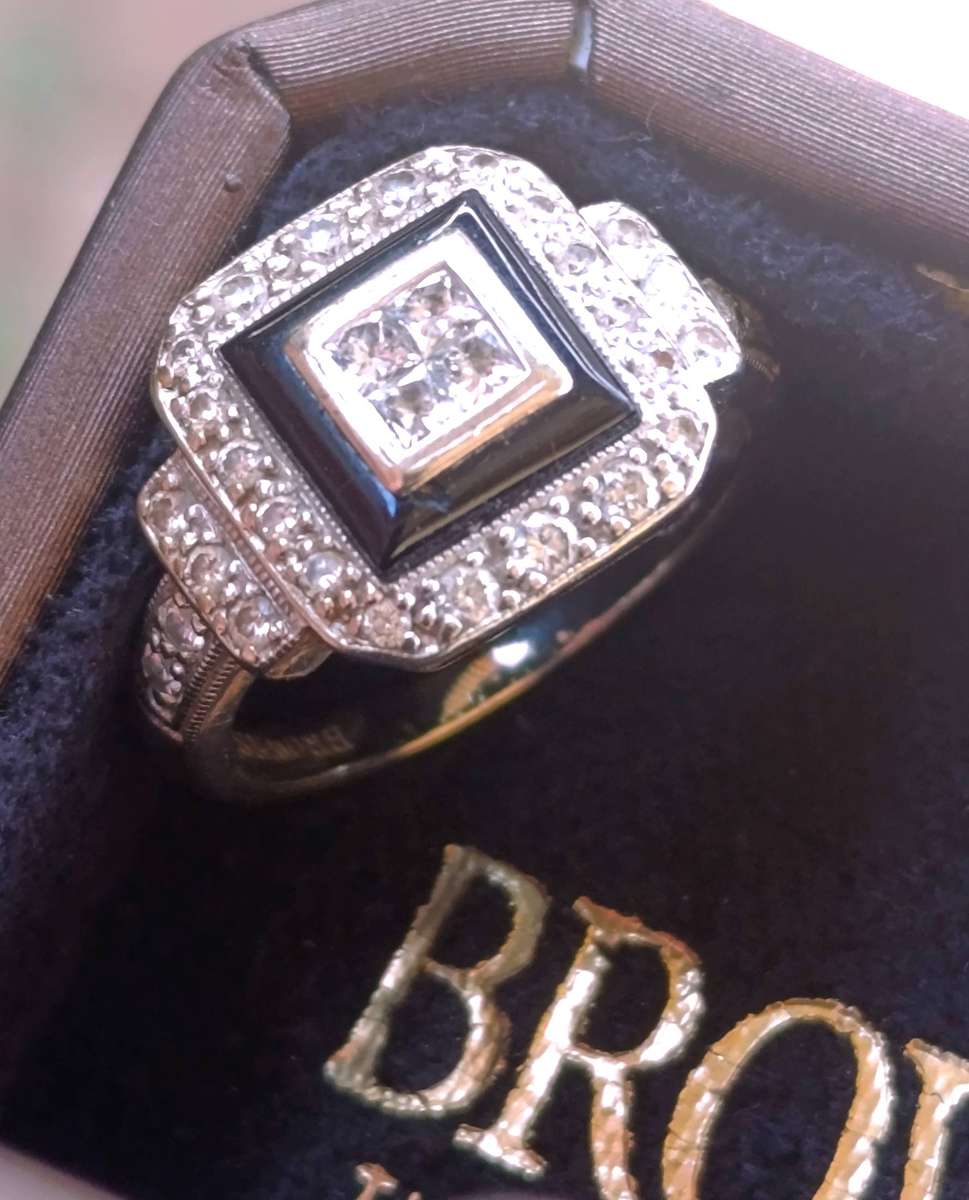 Browns Vintage 18ct Diamond Ring