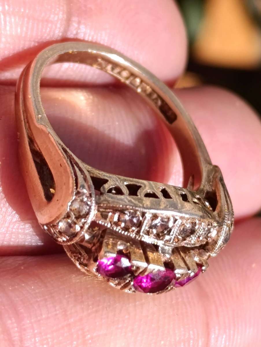 Estate Antique 9ct Gold Three Stone Ruby Ring