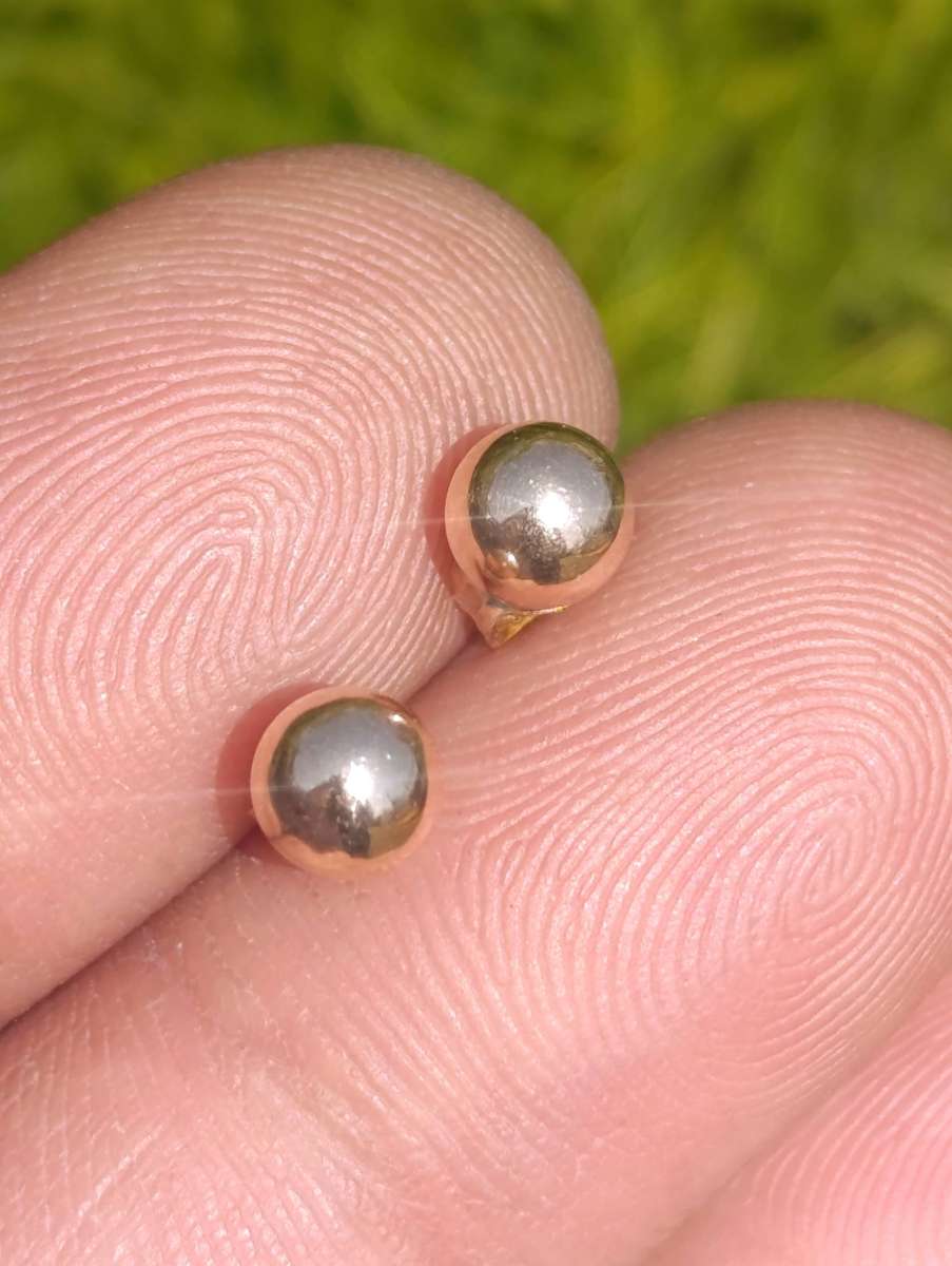 9ct Gold Small Ball Stud Earrings
