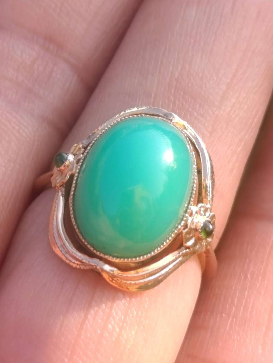 Estate 14ct Gold Green Gemstone Ring