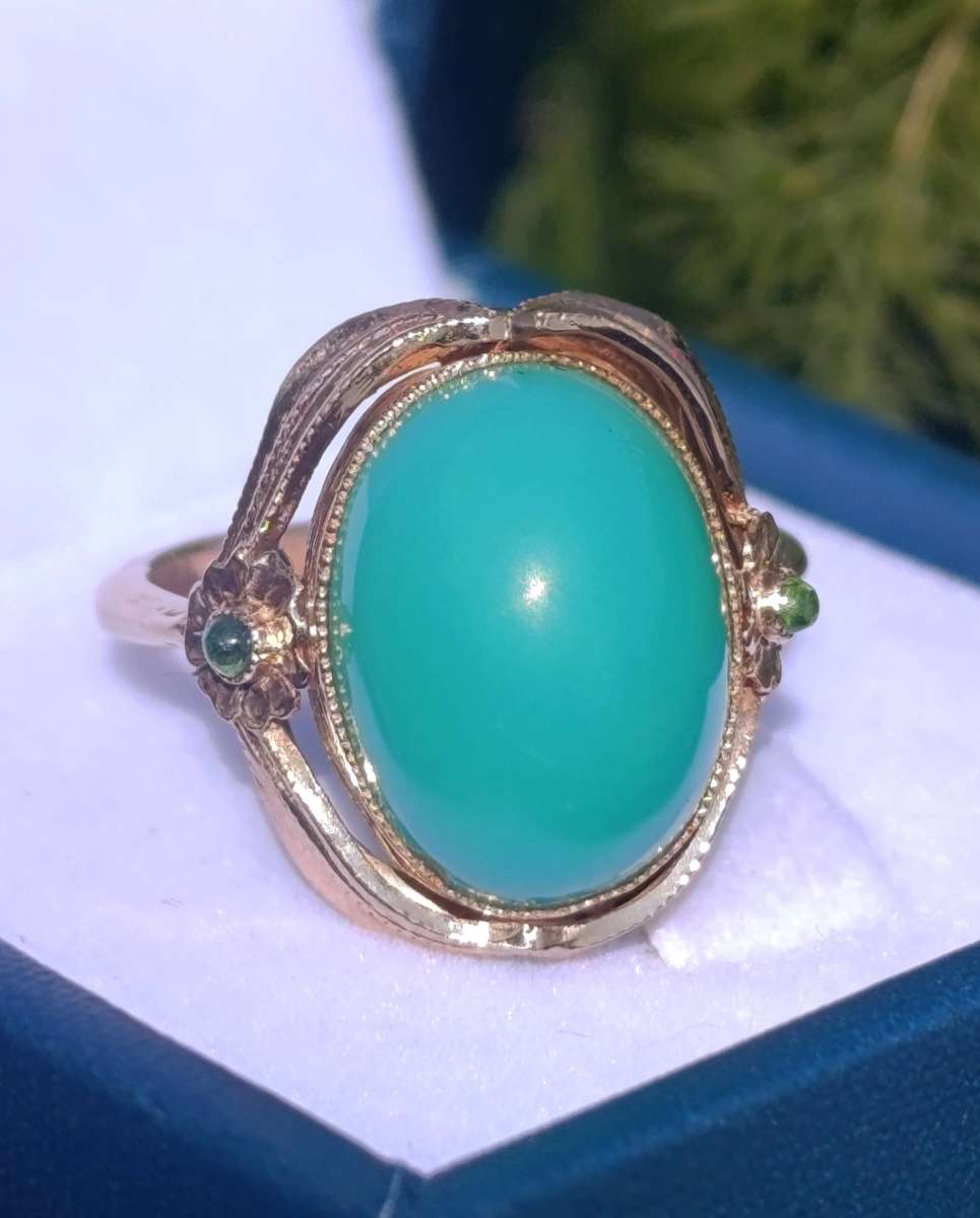 Estate 14ct Gold Green Gemstone Ring