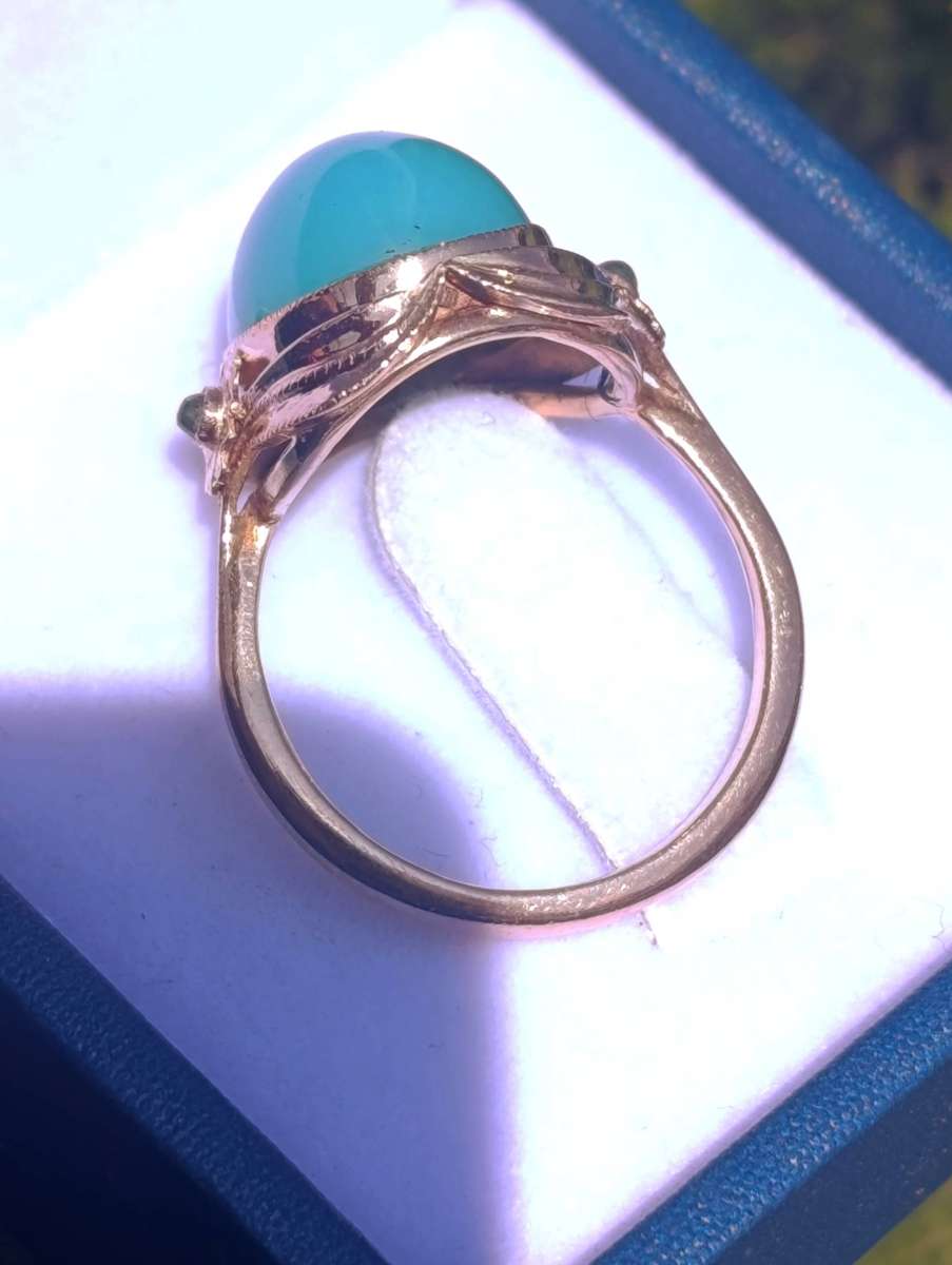 Estate 14ct Gold Green Gemstone Ring