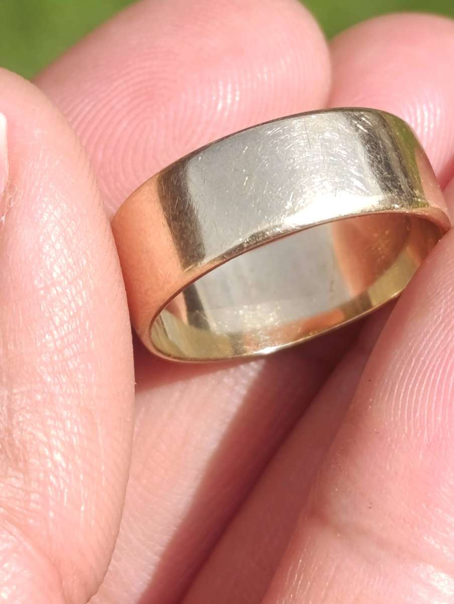 Estate 9ct Gold 7MM Plain Band